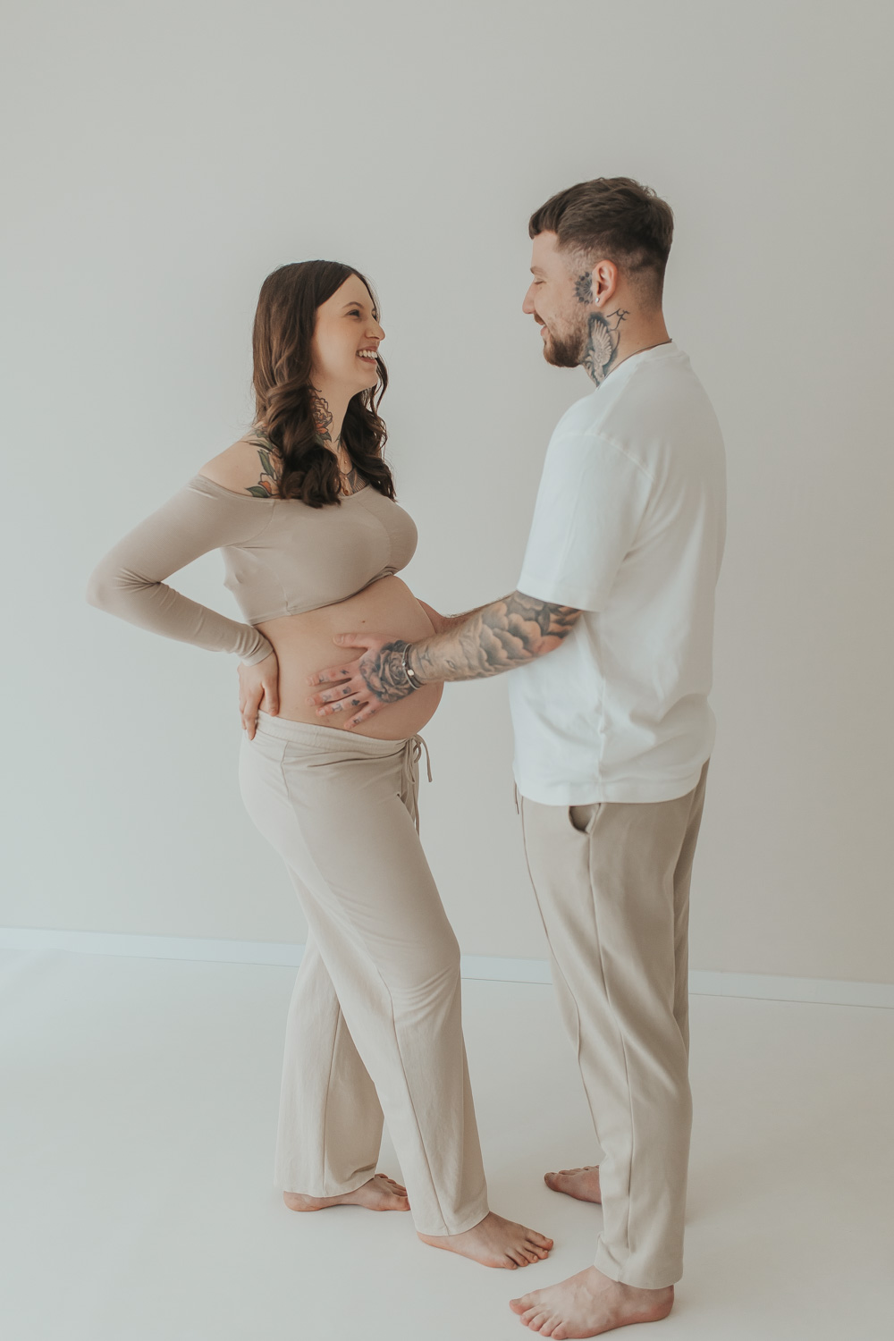 Nathalie-Roesch-Fotografie-Graben-Neudorf-Babybauch-Shooting-Studio-01