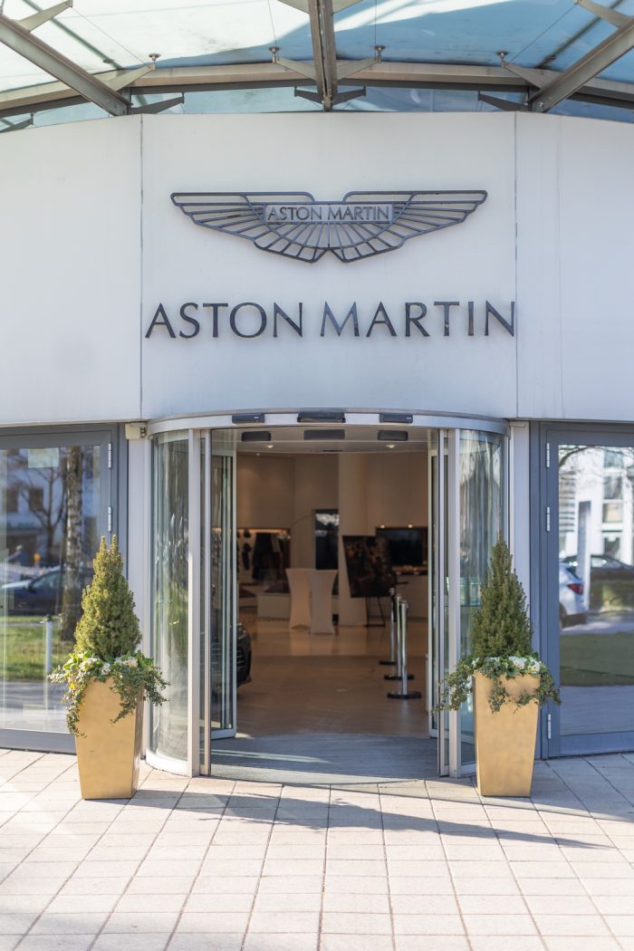 Exklusives Netzwerken in den Club-Räumen von Aston Martin München