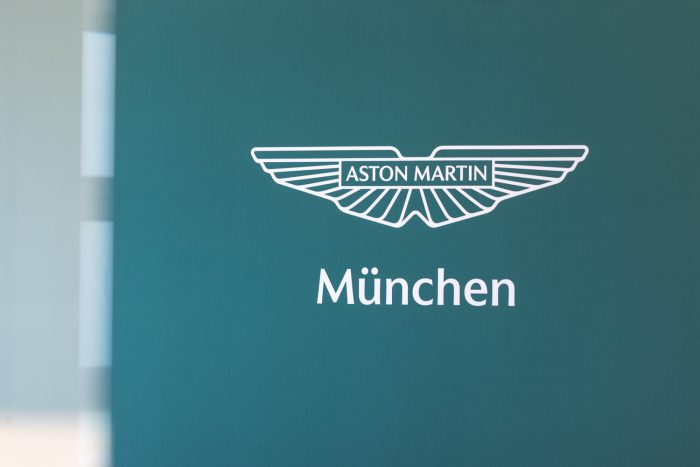 Exklusives Netzwerken in den Club-Räumen von Aston Martin München